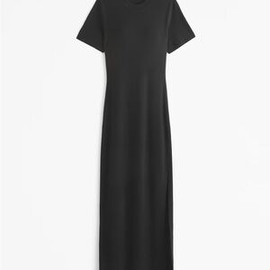 NEW NEVER WORN - Short-Sleeve Maxi Sweater Dress